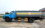 東風(fēng)140尖頭加長(zhǎng)型油罐車(chē)(運(yùn)油車(chē))